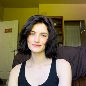 Meet your Posher, Lexie